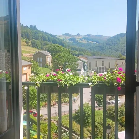 Turistico Santalla Apartmán *