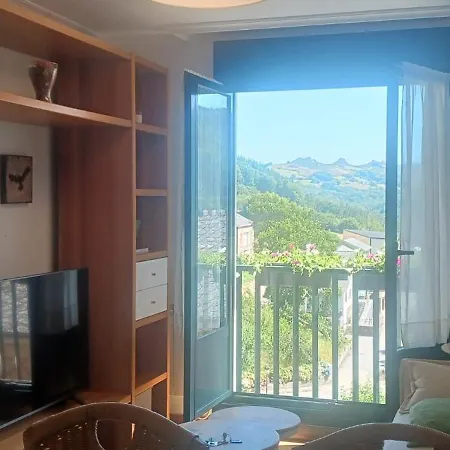 Turistico Santalla Apartment *